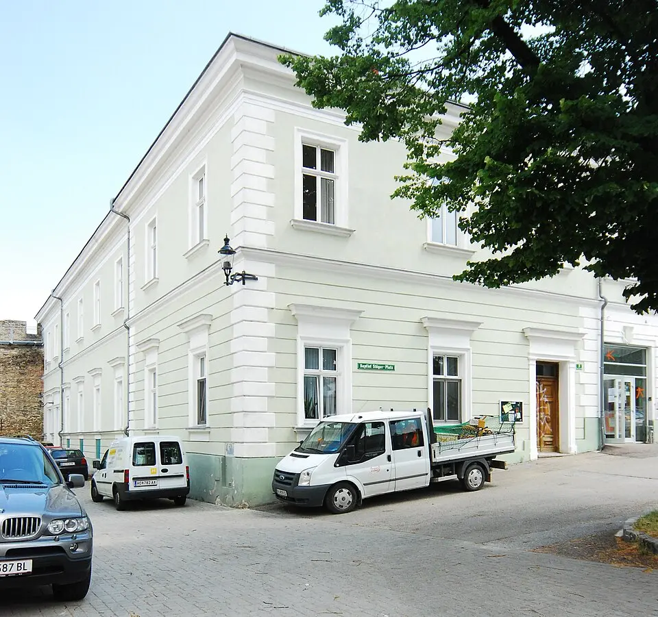 Obrázok: GuentherZ (talk) · CC BY-SA 3.0 AT Ehem. Vereinshaus