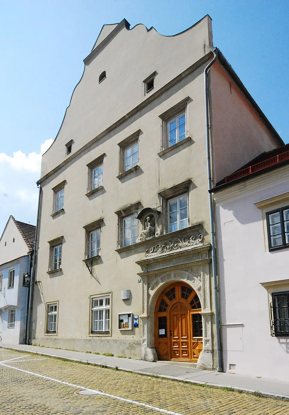 Bild: GuentherZ (talk) · CC BY 3.0 Neuer Pfarrhof (Eggenburg)
