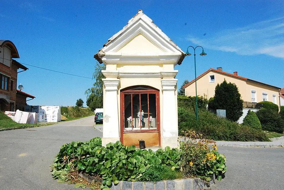 Kép: GuentherZ · CC BY-SA 3.0 AT Flur-/Wegkapelle