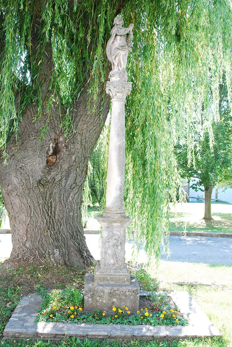 Image: GuentherZ · CC BY-SA 3.0 AT Figurenbildstock Maria Immaculata