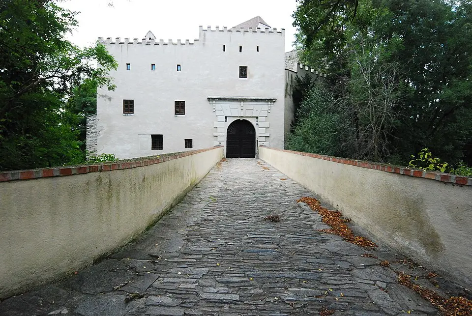 Slika: GuentherZ · CC BY-SA 3.0 AT Schloss Wildberg