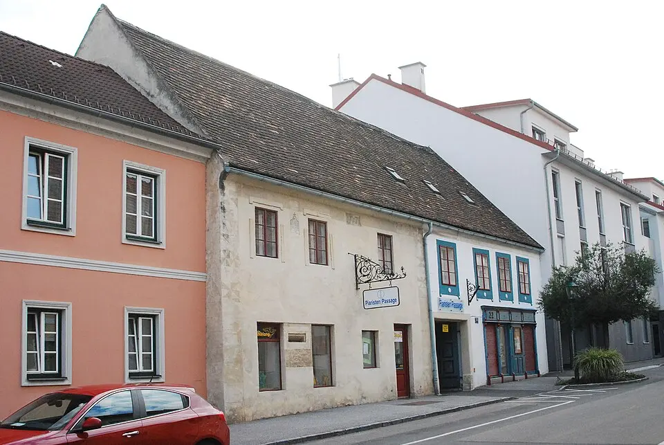 Wohn- und Geschäftshaus