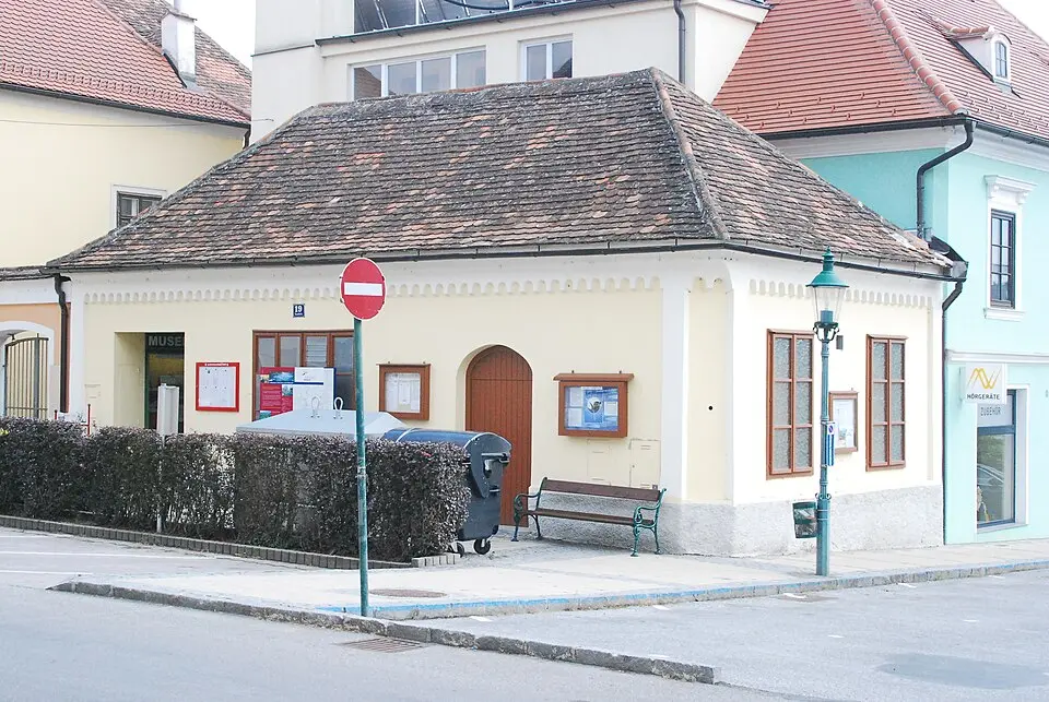 Wohn- und Geschäftshaus