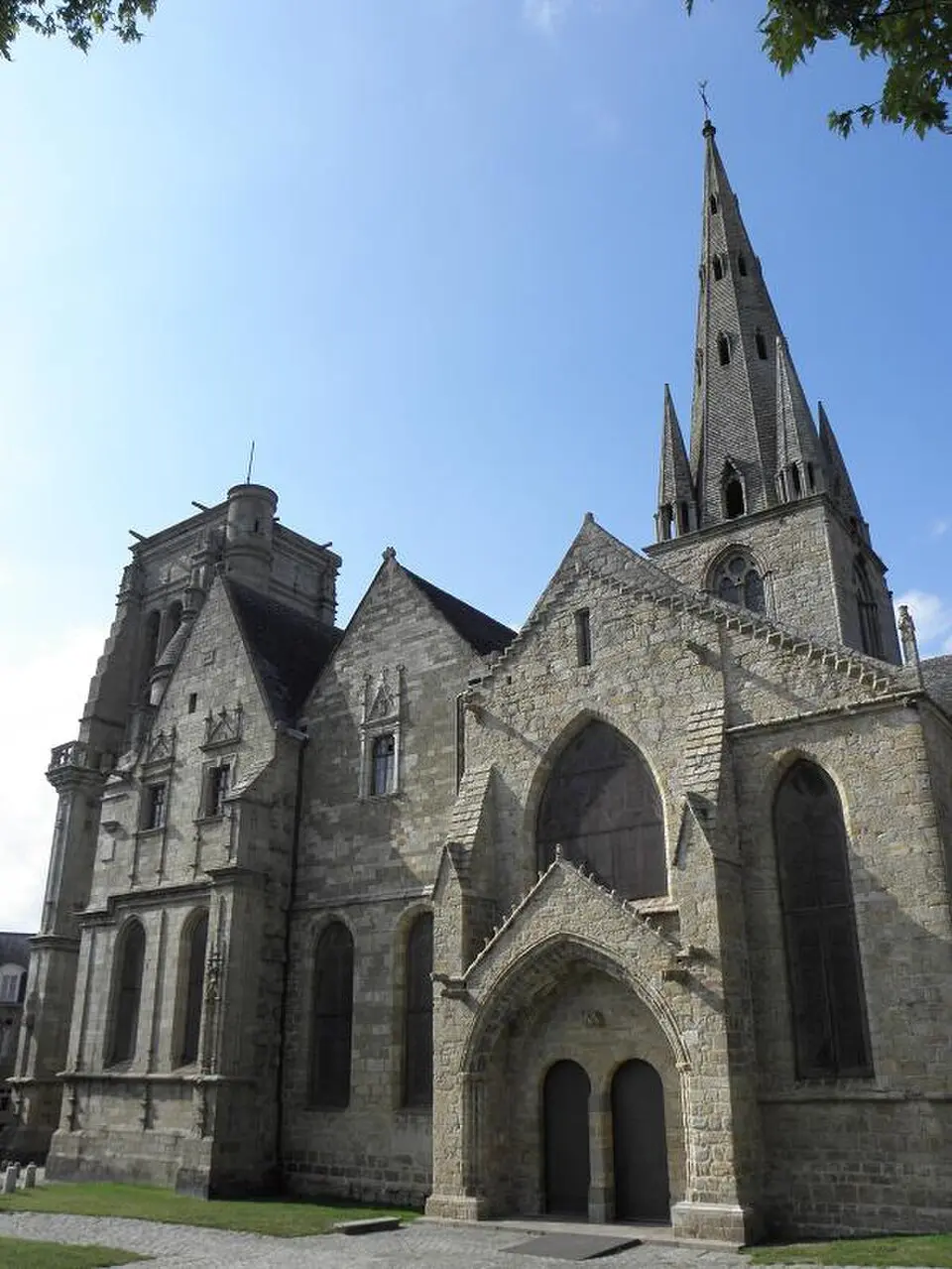 basilique Notre-Dame-de-Bon-Secours de Guingamp