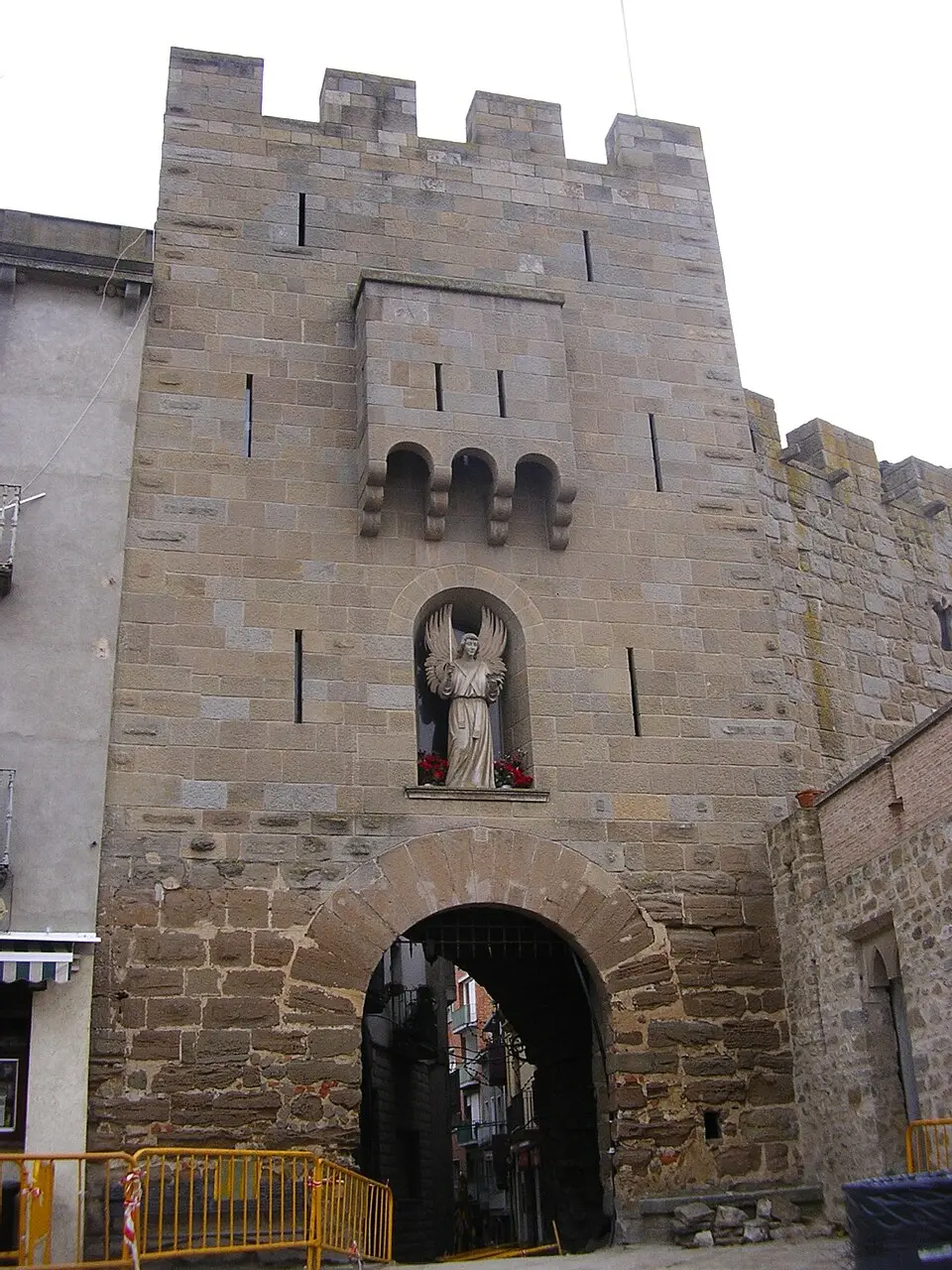914740f
