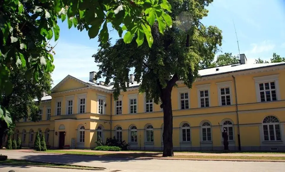 Budynki klasztorne pijarów, ob. biura, mieszkania