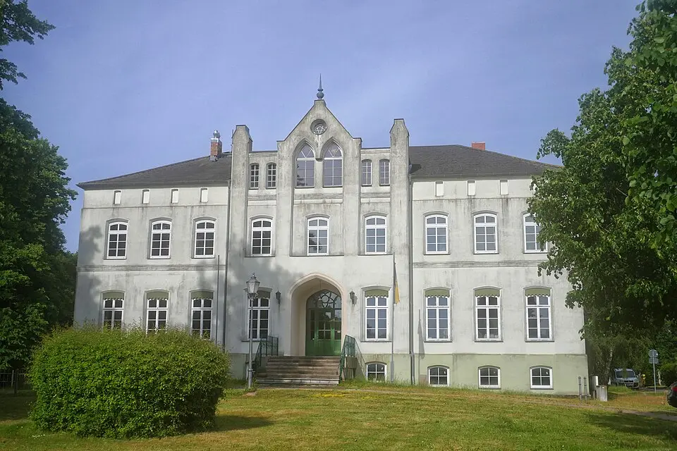 Obrázok: Worldfootage · CC BY-SA 4.0 Schloss Altenhagen