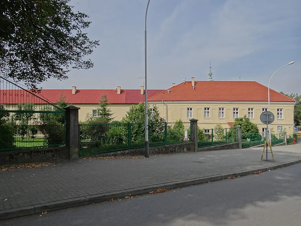 Klasztor, ob. dom opieki społecznej