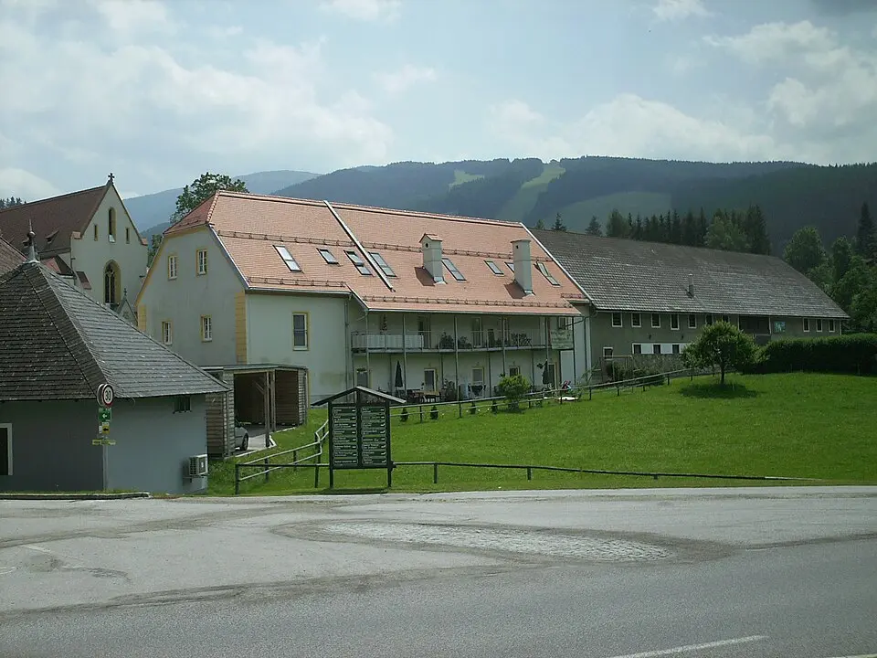 Image: Veleius · CC BY-SA 3.0 Gutshof, Nebengebäude d. Pfarrhofs