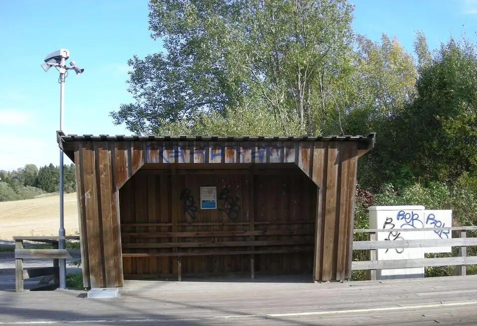 Guttersrud holdeplass