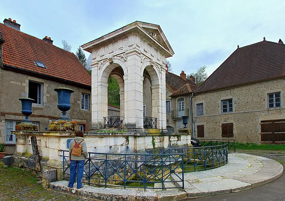 grande fontaine de Gy