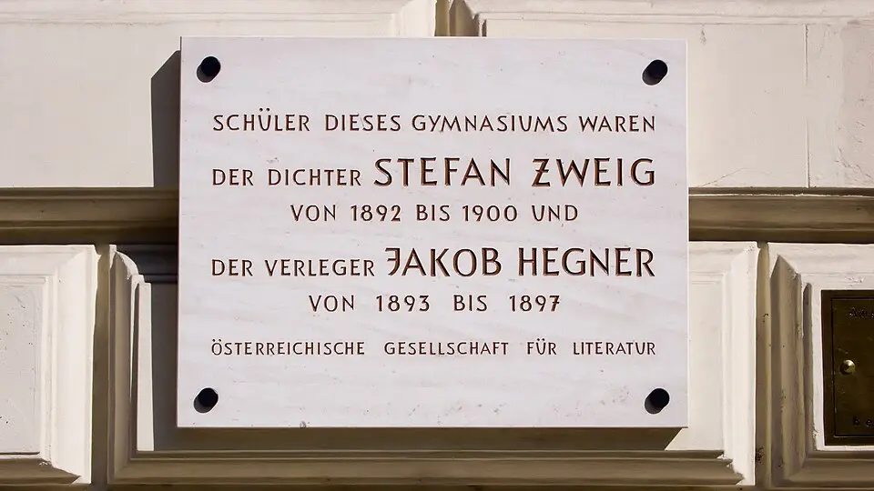 Gedenktafel für Schüler des Gymnasiums Wasagasse (Wien, Wasagasse 10, Stefan Zweig, Jakob Hegner)