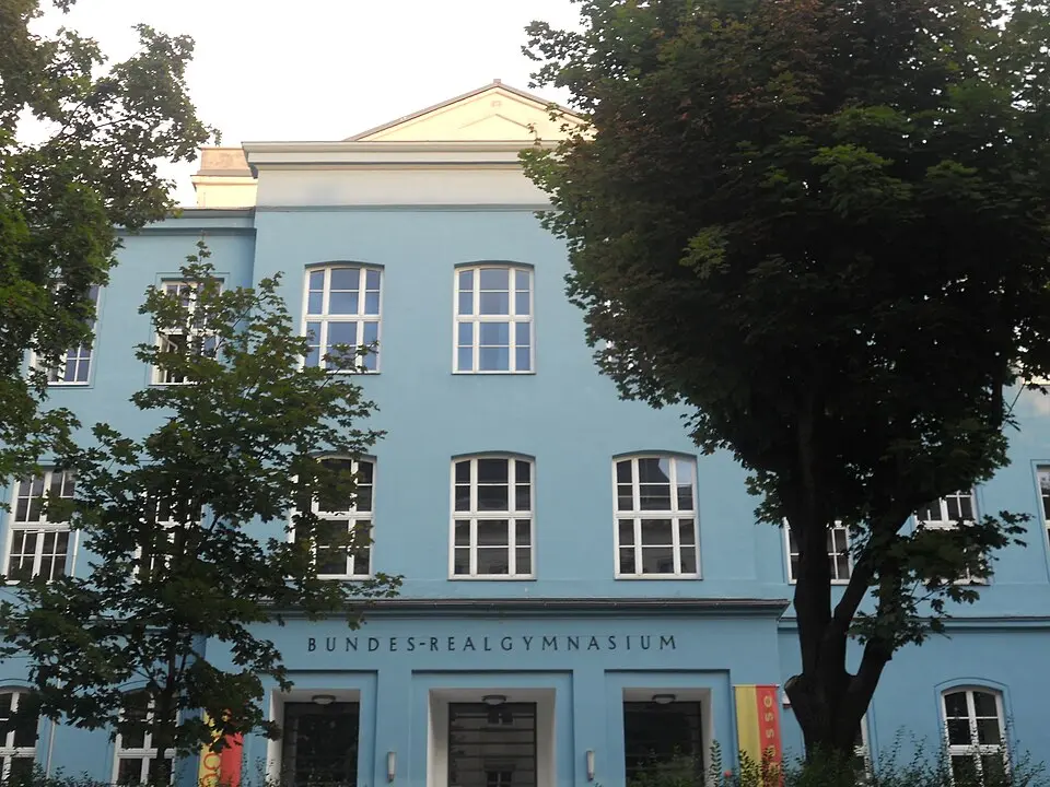 Obrázok: Maclemo · CC BY-SA 3.0 Bundesrealgymnasium
