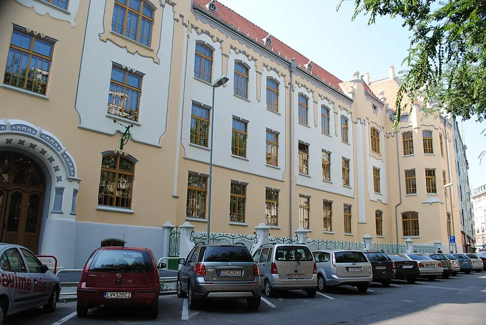 Gymnázium (Bratislava, Grösslingová 18)