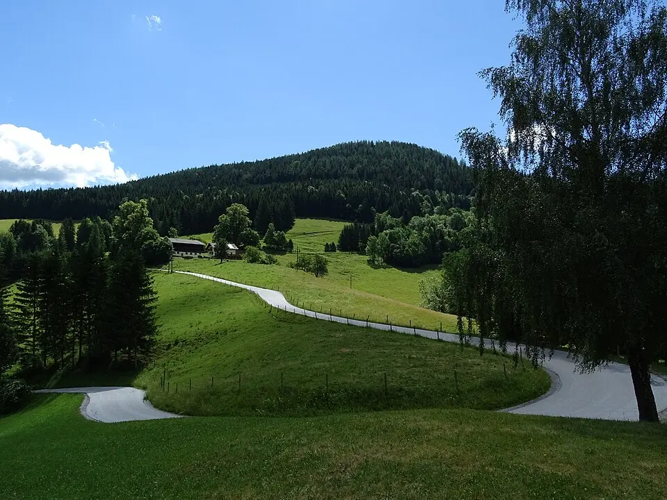 Bild: Liuthalas · CC BY-SA 4.0 Lukaskogel
