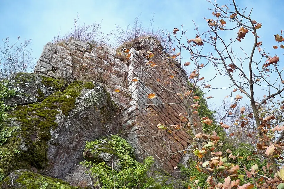Slika: Europeobis · CC BY-SA 3.0 château de Hohenstein
