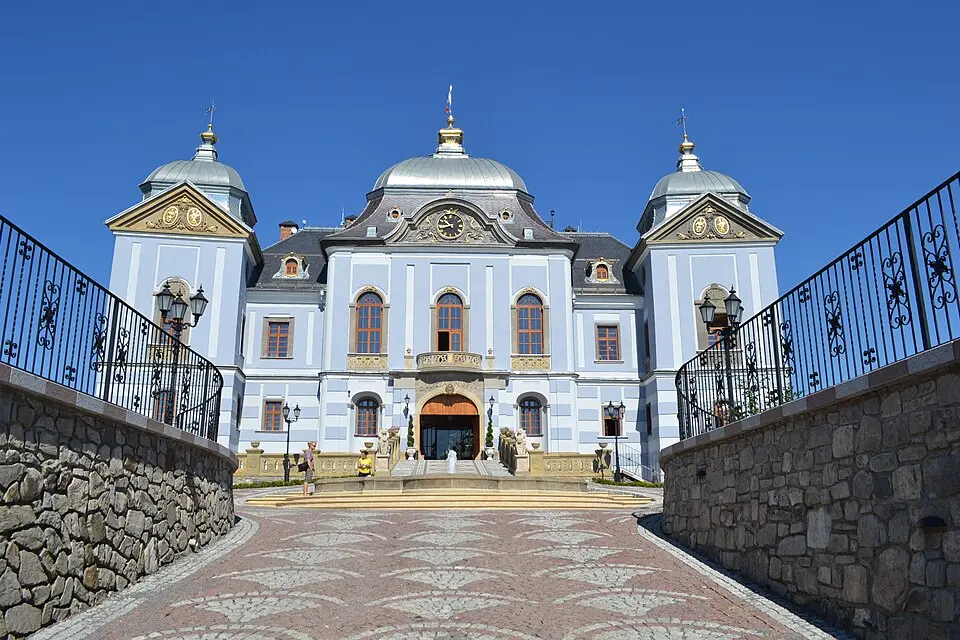 Haličský zámok