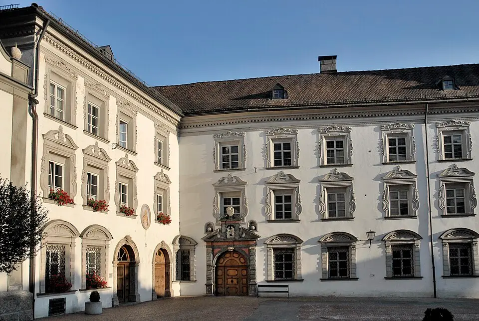 Obrázok: Haneburger · Public domain Haller Damenstift