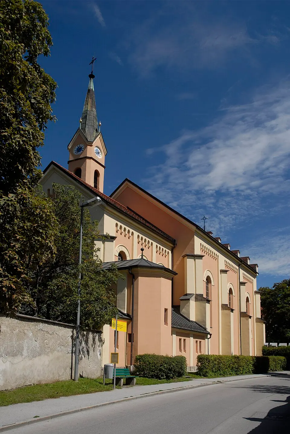 Image: Haneburger · Public domain Salesianerinnenkloster und Kirche der Heimsuchung Mariä