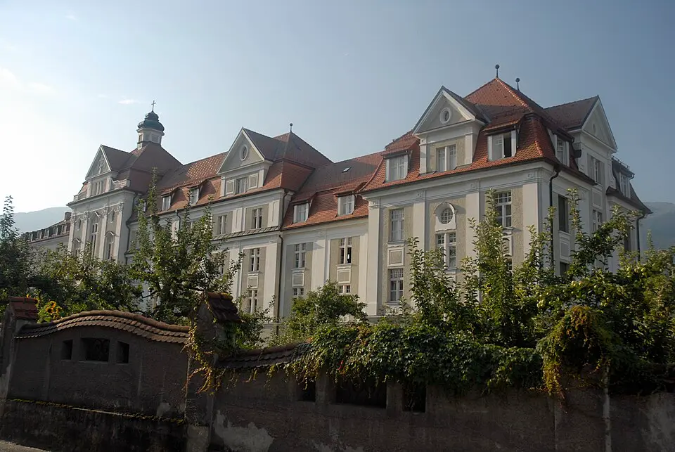 Image: Haneburger · Public domain Kloster der Kreuzschwestern