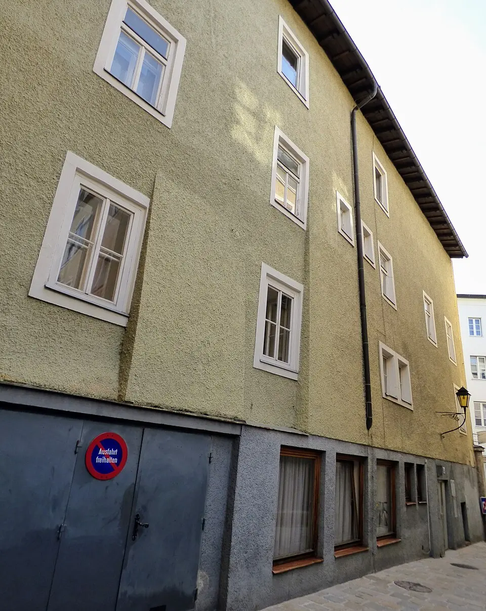 Bürgerhaus, Café