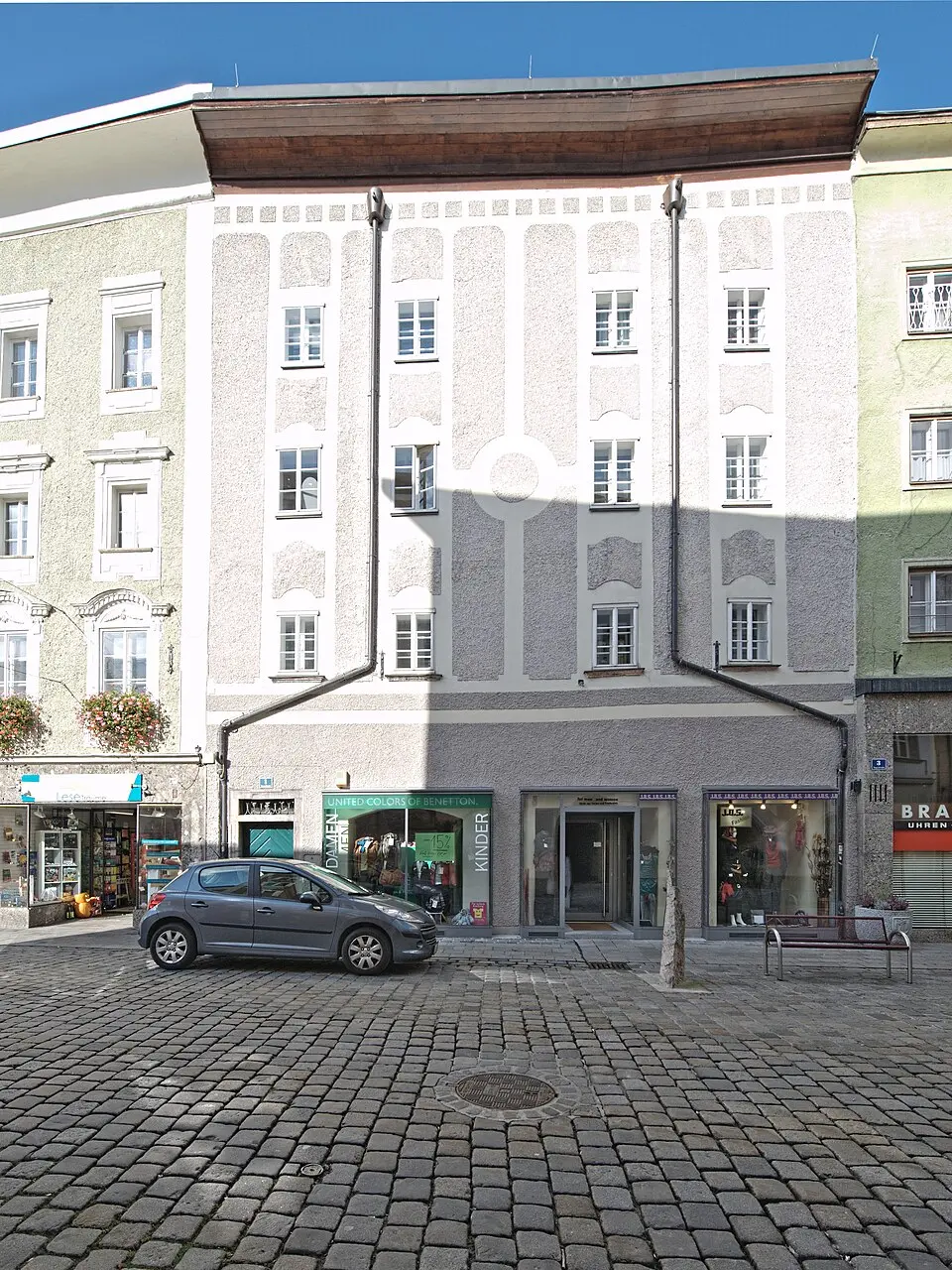 Wohn- und Geschäftshaus