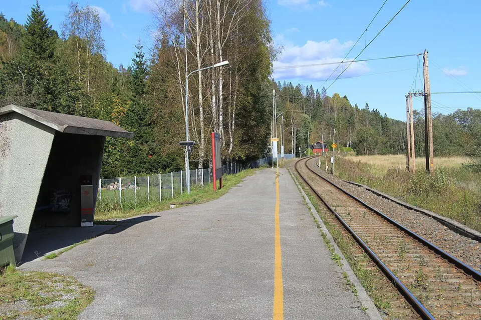 Hallenskog holdeplass