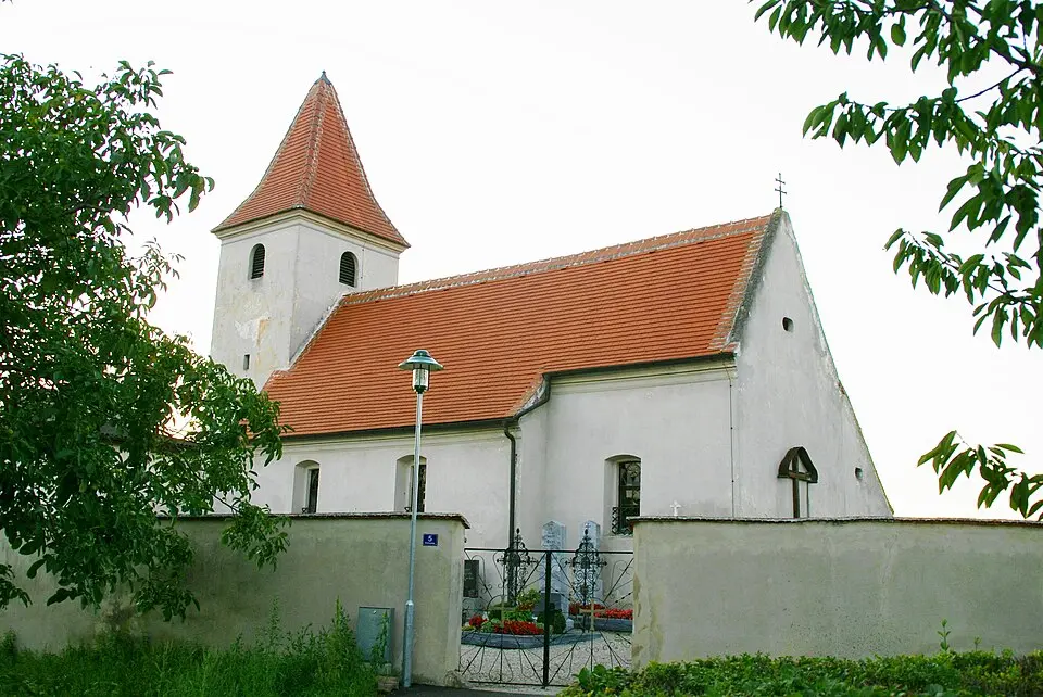 Immagine: F.Higer · CC BY-SA 3.0 AT Kath. Filialkirche hl. Matthäus und Friedhof