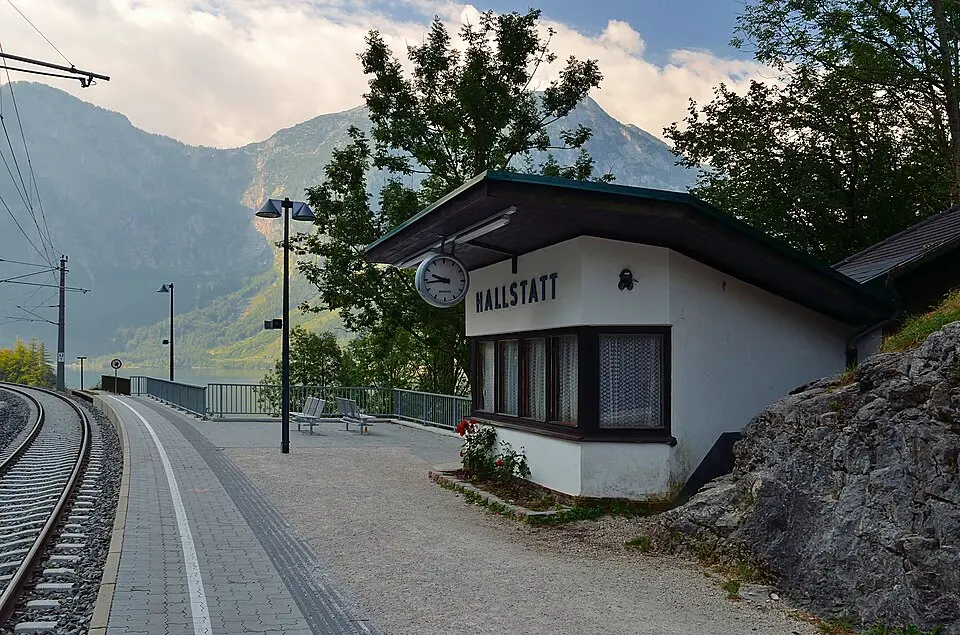 Obrázek: Herzi Pinki · CC BY-SA 3.0 Bahnhof Hallstatt