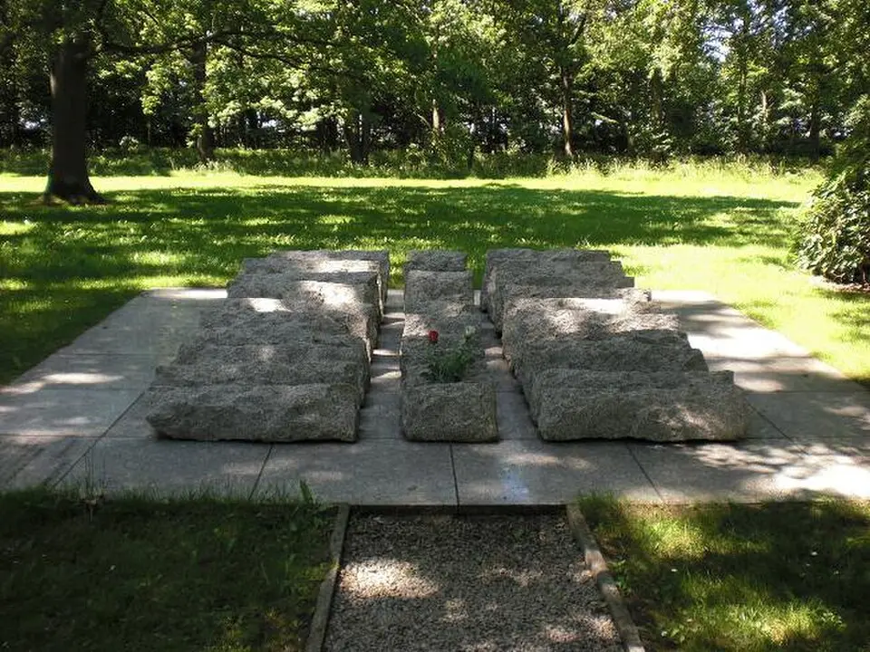 Mahnmal in Erinnerung an die Deportierten des Warschauer Aufstandes 1944