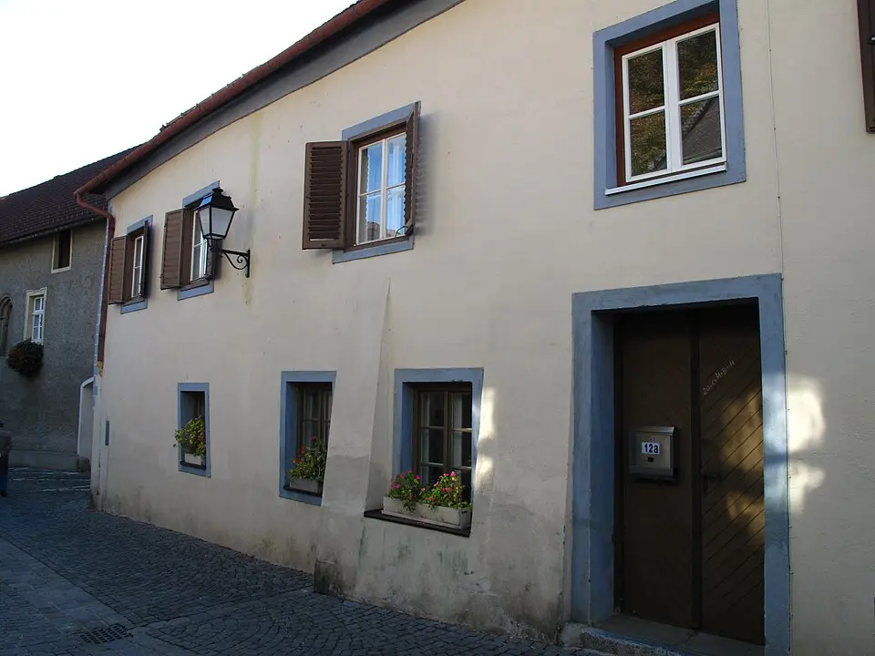 Image: Clemens PFEIFFER · CC BY 3.0 Ehem. Handwerkerhaus