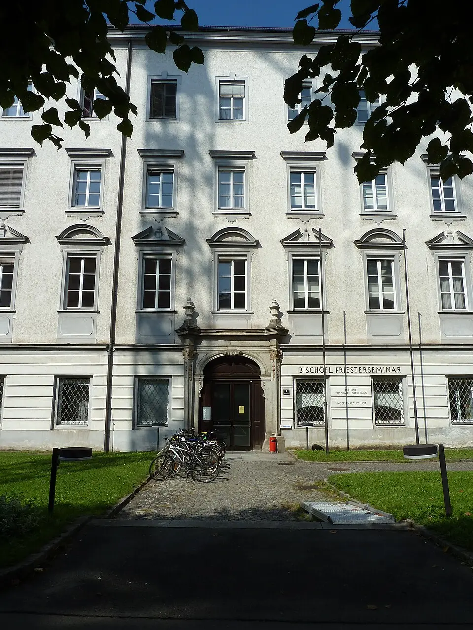 Priesterseminar, ehem. Kommende des deutschen Ritterordens