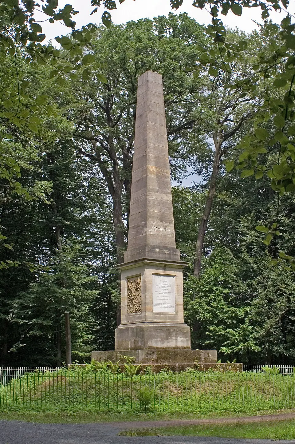 Nahral: Heidas · CC BY-SA 3.0 Hartig-Denkmal