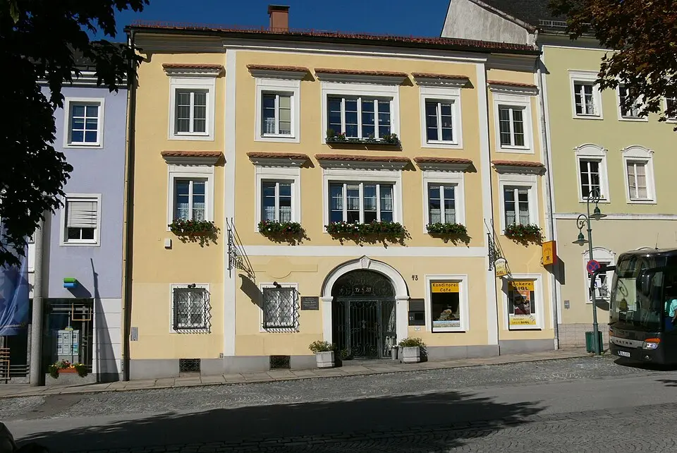 Bild: Wolfgang Sauber · CC BY-SA 3.0 Bürgerhaus, Gasthaus, ehem. Leinwandhändlerhaus und Bäcker