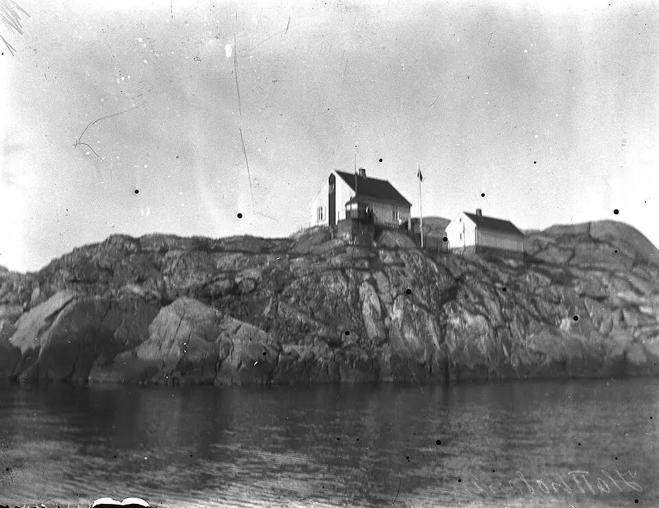 Hatholmen fyr