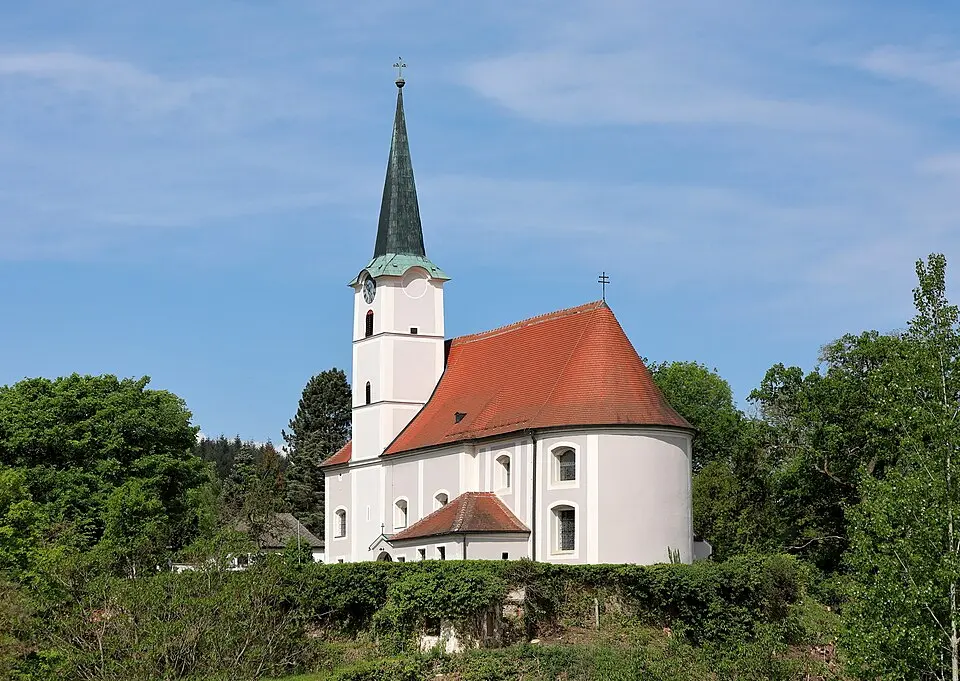 Kath. Pfarrkirche hl. Michael, Friedhof und Stiegenaufgang