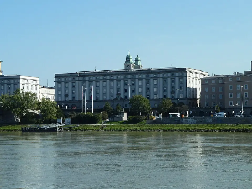 Brückenkopfgebäude West