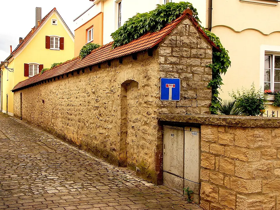 Zug der Stadtmauer