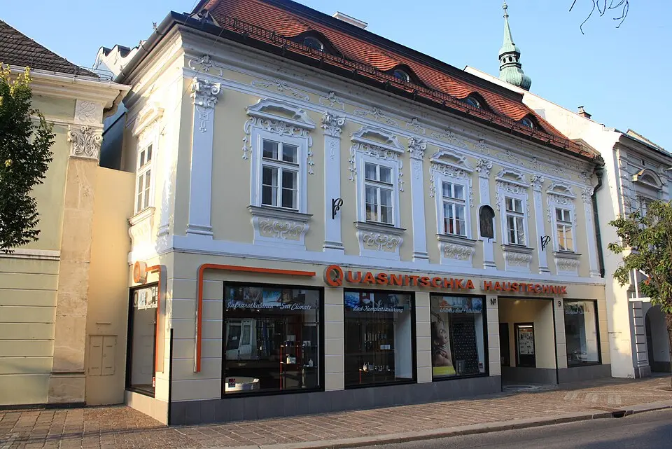 Wohn- und Geschäftshaus