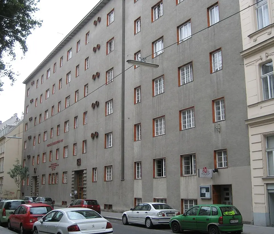 Obrázok: Priwo · Public domain Therese-Schlesinger-Hof