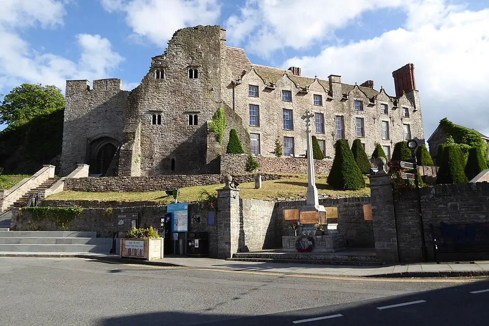 Hay Castle