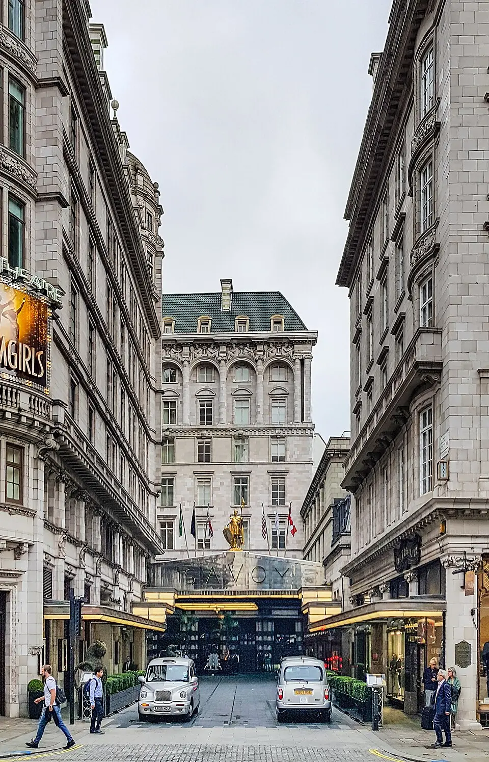 Slika: Photo by CVB, edited and cropped by Cart · CC BY-SA 4.0 Savoy Hotel