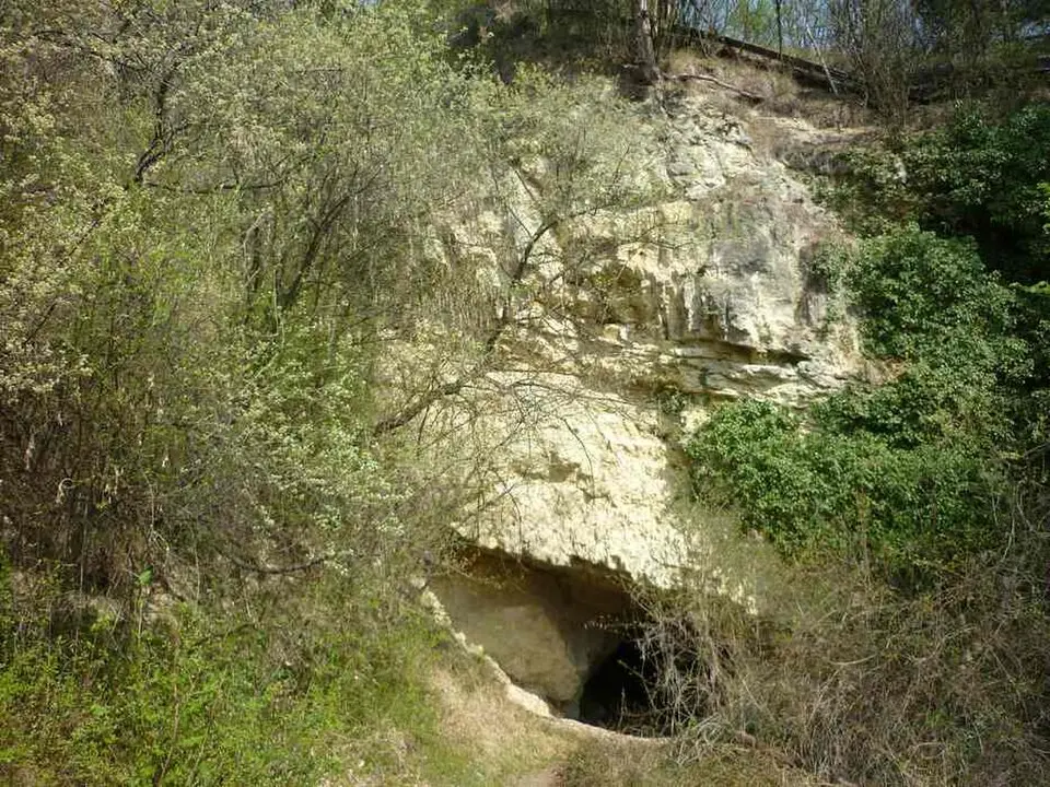 Höhlturmhöhle