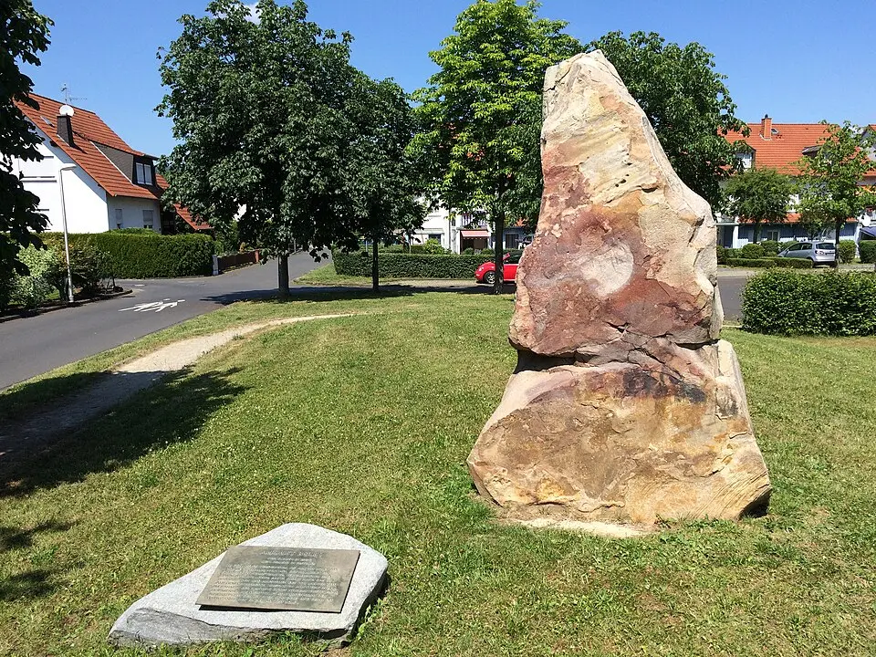 Bild: Feuermond16 · CC BY-SA 4.0 Hünstein von Großenritte