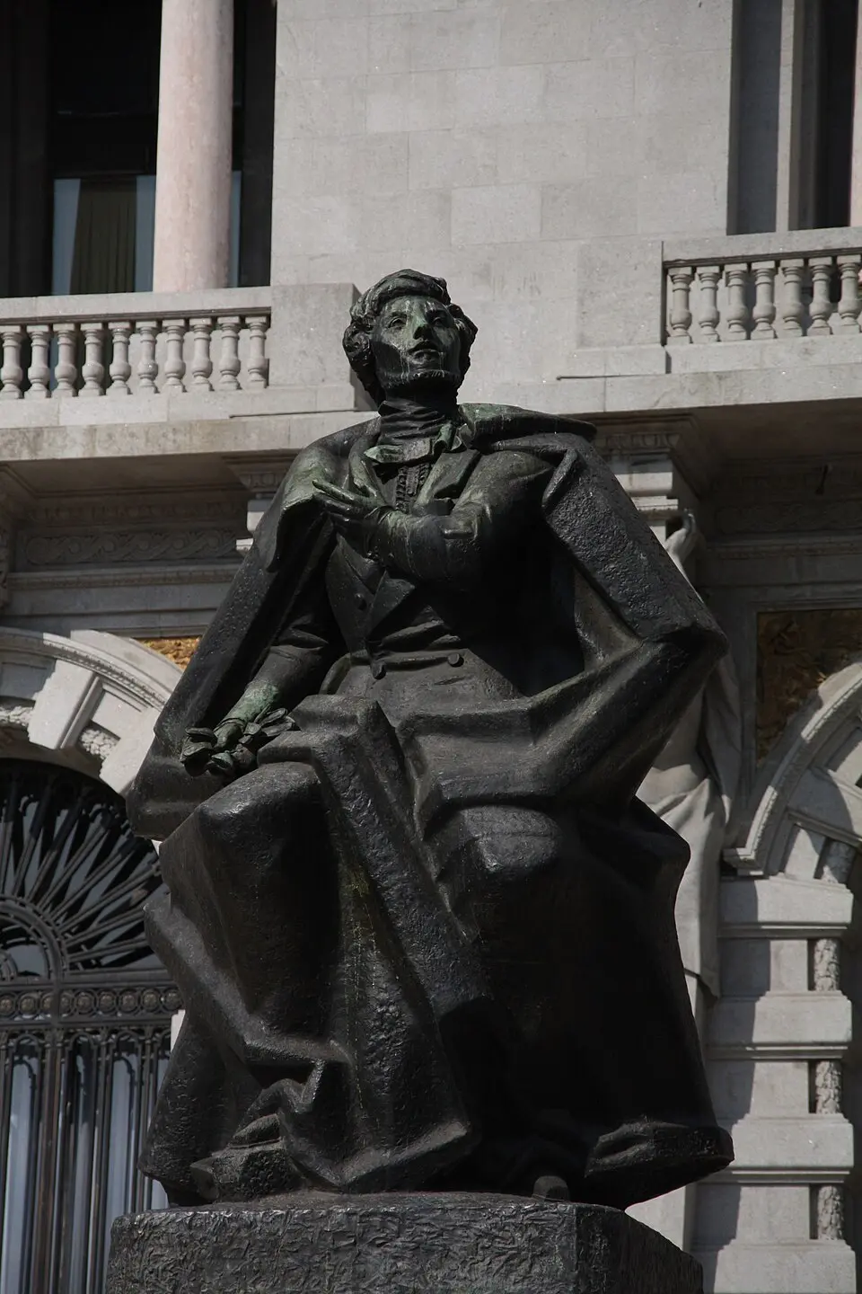 Monumento Almeida Garrett