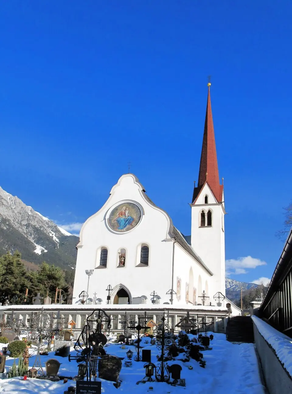 Wallfahrtskirche hl. Nikolaus und Friedhof in Dormitz