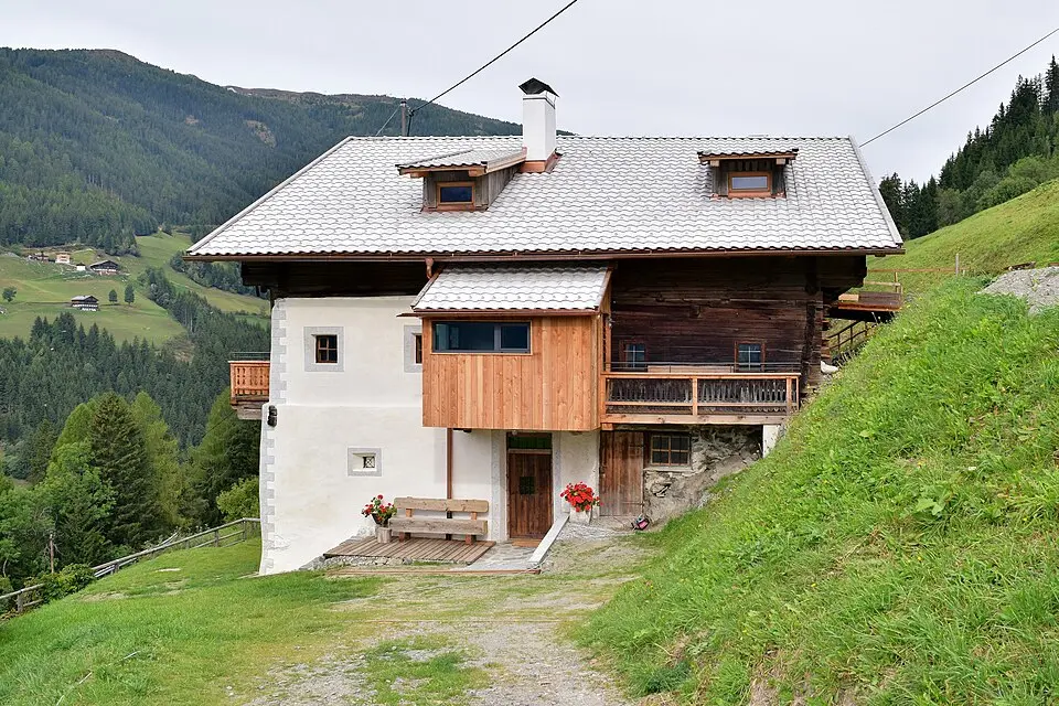 Slika: Haeferl · CC BY-SA 4.0 Bauernhaus Mittereggerschneider