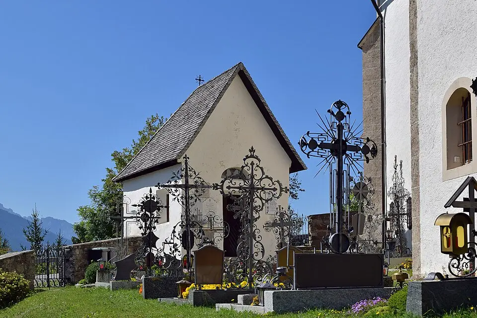 Image: Haeferl · CC BY-SA 4.0 Friedhofskapelle, Totenkapelle bei der Pfarrkirche