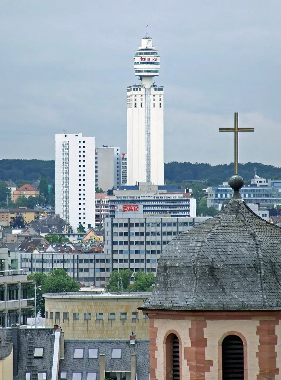 Bild: dontworry · CC BY-SA 3.0 Henninger-Turm