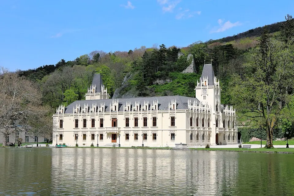 Schloss Hernstein
